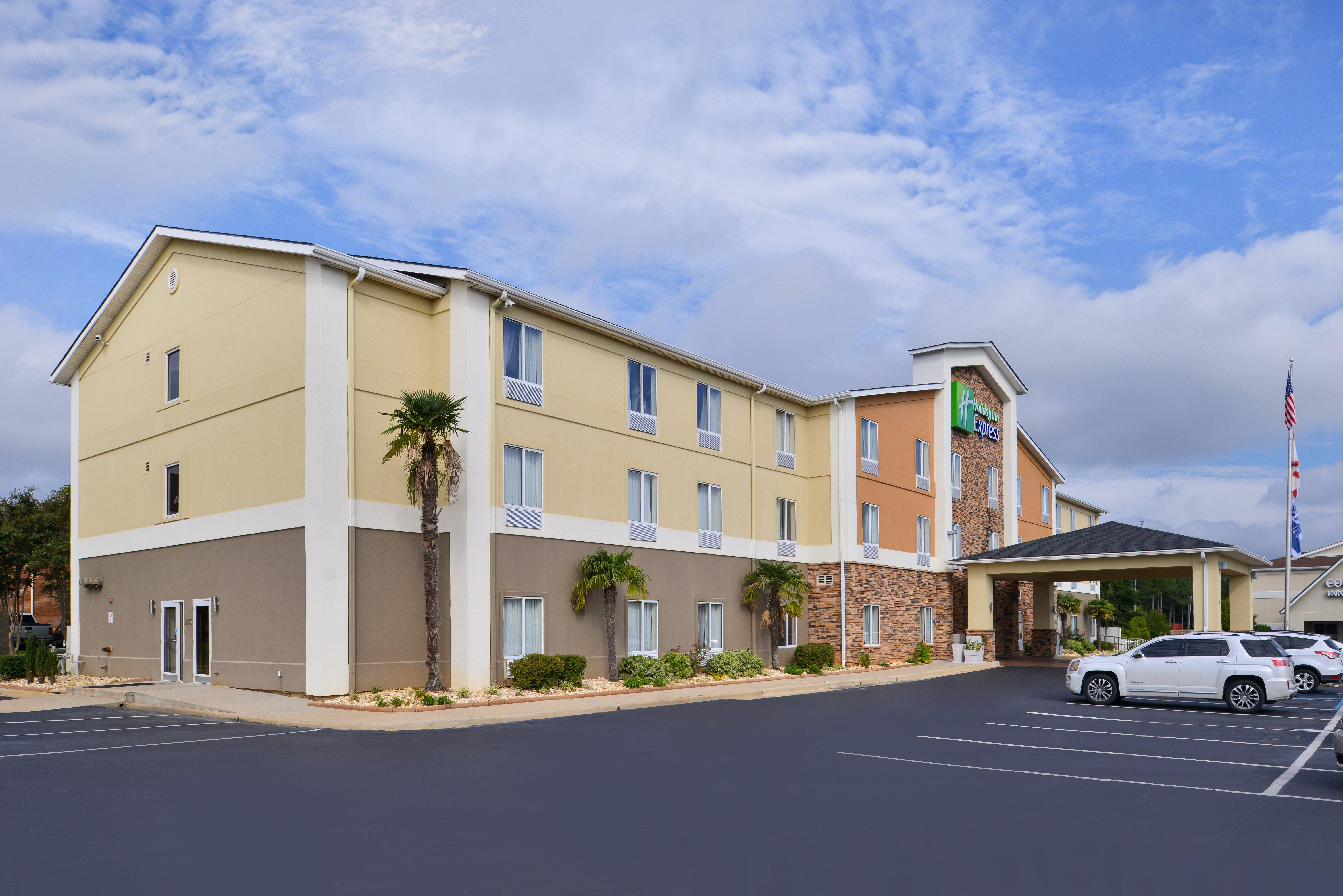 Holiday Inn Express Montgomery East I-85 By Ihg Eksteriør billede