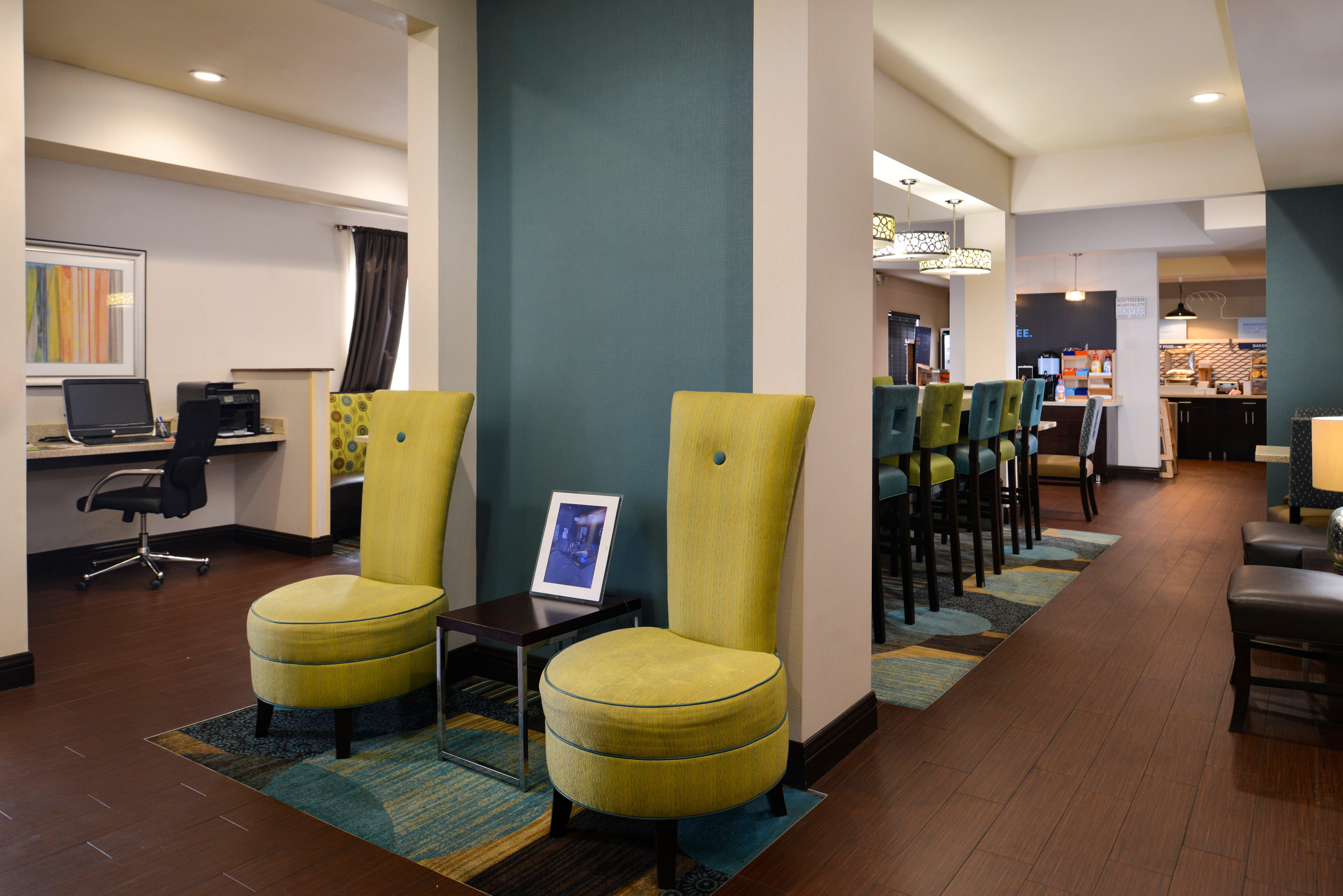 Holiday Inn Express Montgomery East I-85 By Ihg Eksteriør billede