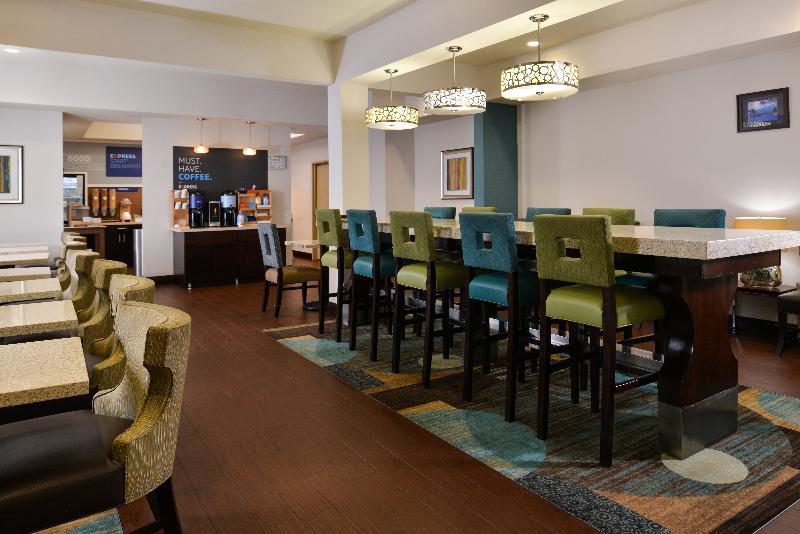 Holiday Inn Express Montgomery East I-85 By Ihg Eksteriør billede